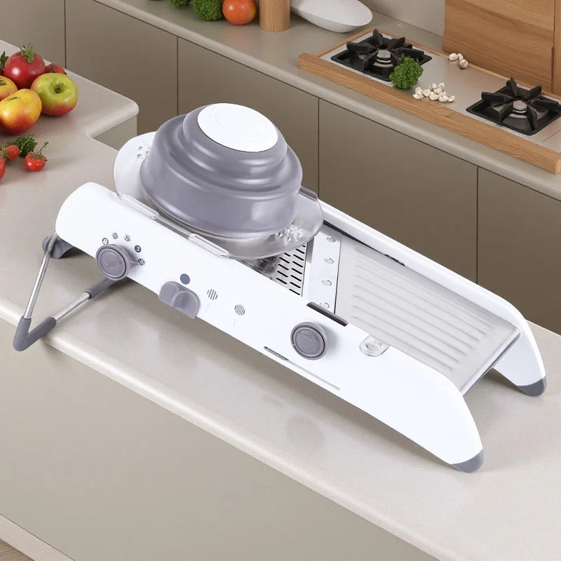 japonaise mandoline avec gadgets de cuisine