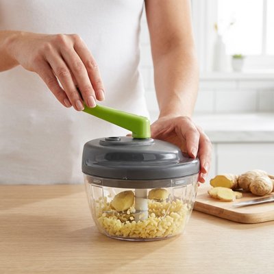 hachoir manuel polyvalent pour legumes herbes et fruits